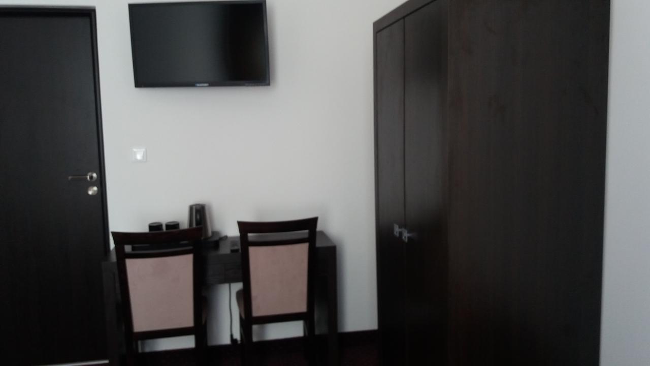 Scsk Pol Lawy Hotel Pulawy Bagian luar foto
