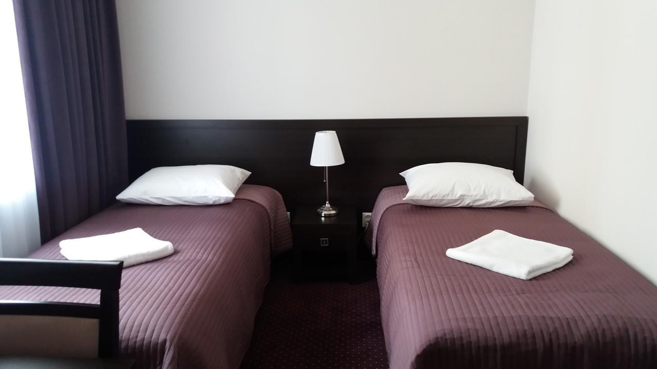 Scsk Pol Lawy Hotel Pulawy Bagian luar foto