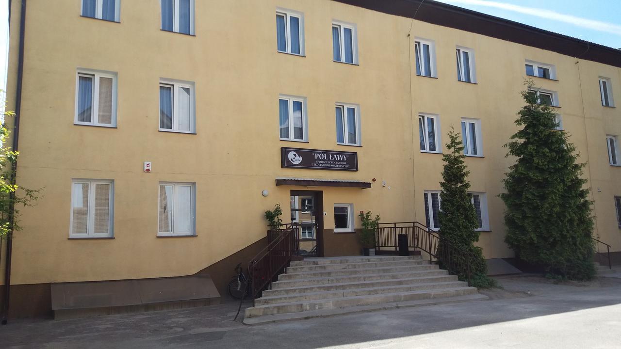 Scsk Pol Lawy Hotel Pulawy Bagian luar foto