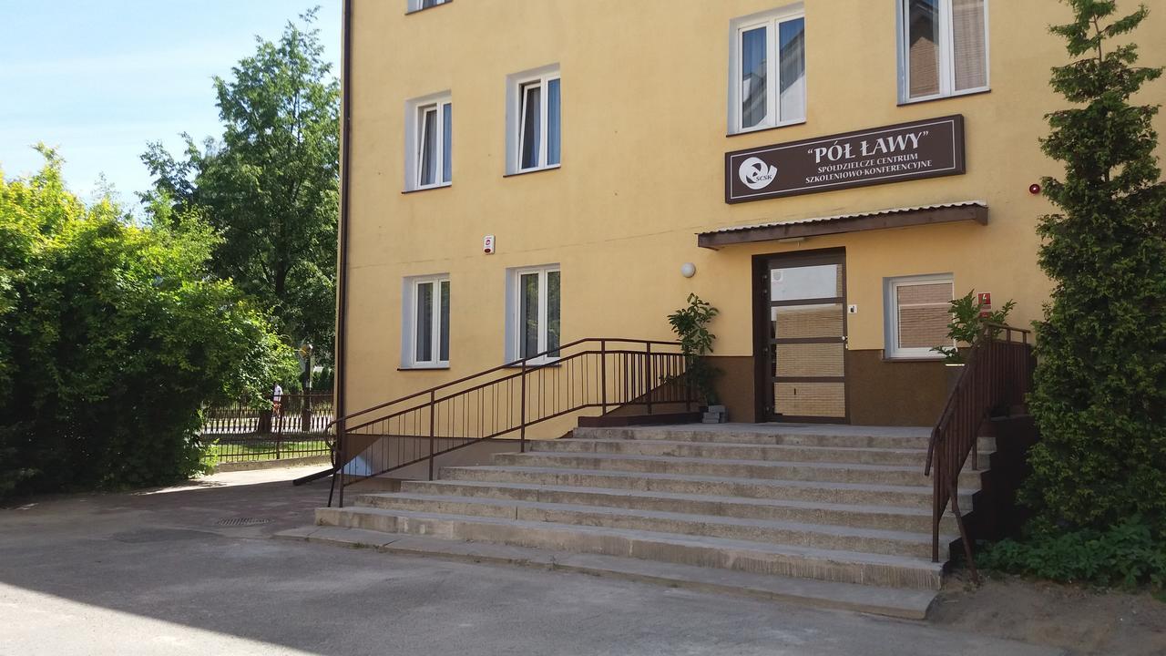 Scsk Pol Lawy Hotel Pulawy Bagian luar foto