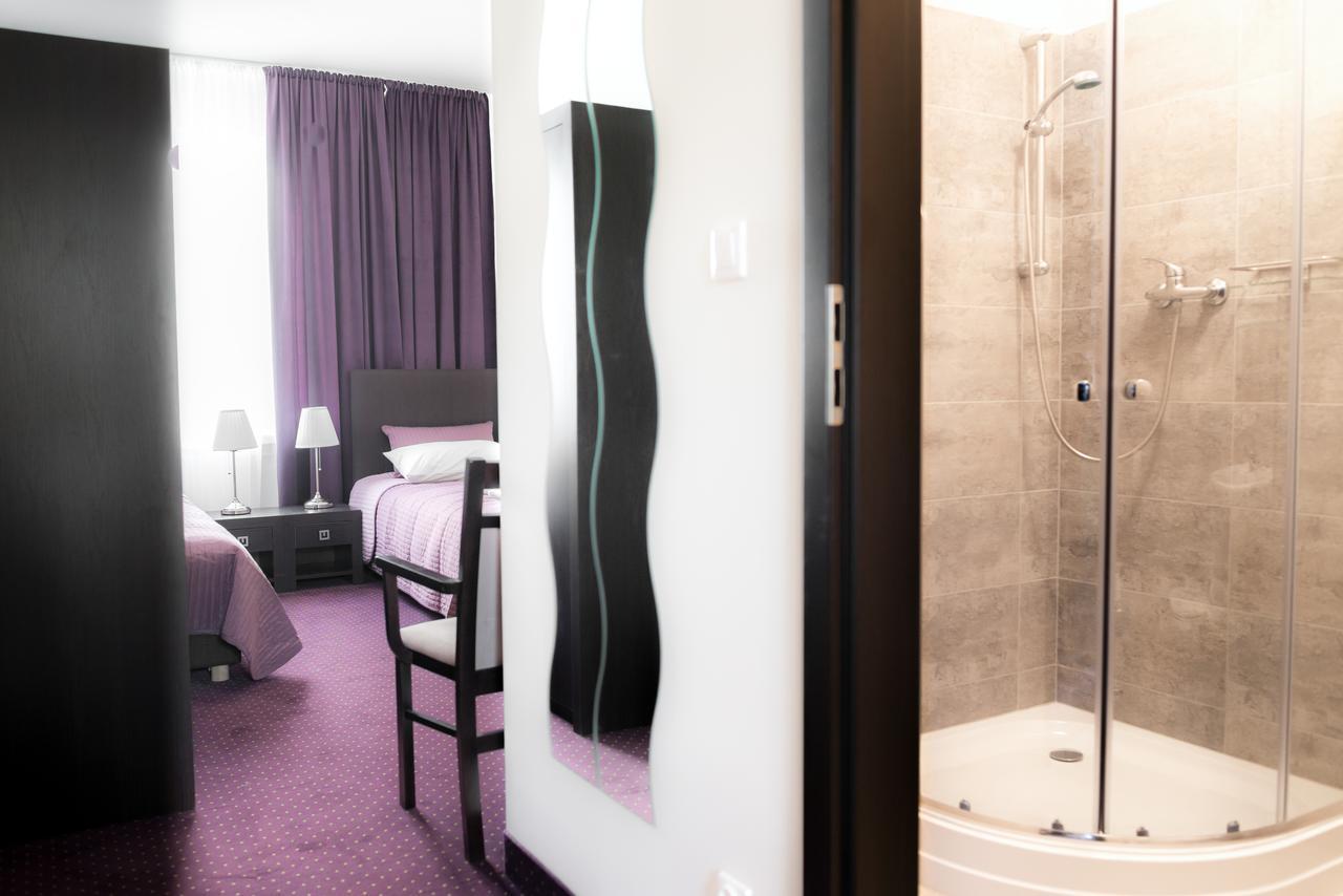 Scsk Pol Lawy Hotel Pulawy Bagian luar foto