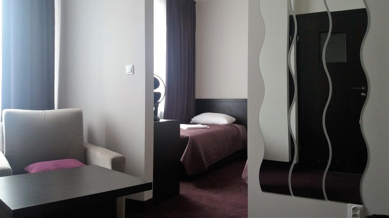 Scsk Pol Lawy Hotel Pulawy Bagian luar foto