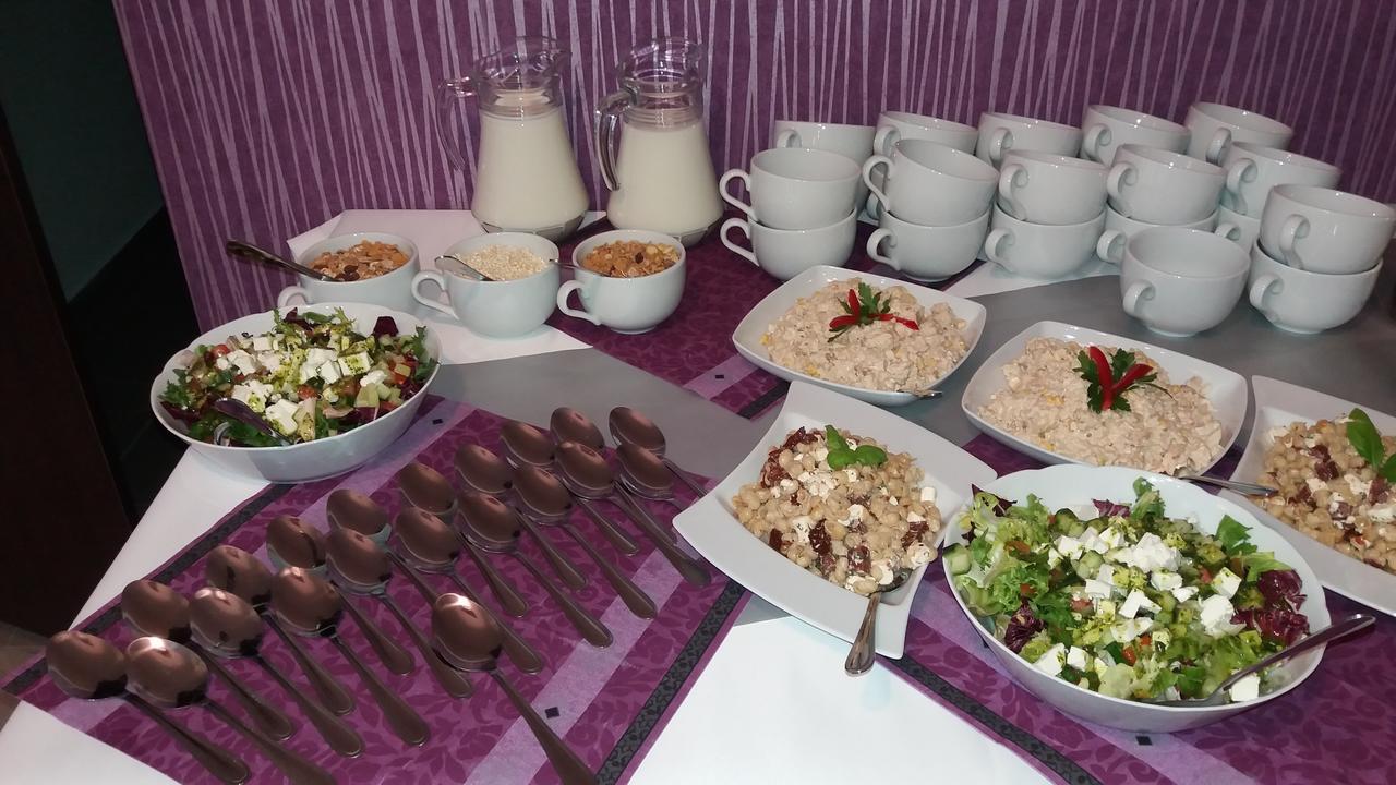 Scsk Pol Lawy Hotel Pulawy Bagian luar foto